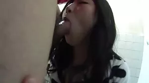 Lucah pancut dalam pantat Gadis Gila Percuma
