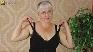 Mengepam Satin Suck awek main pantat N Cum