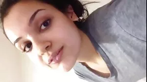 Wanita Bootylicious Dalam Ikatan pantat ketat melayu